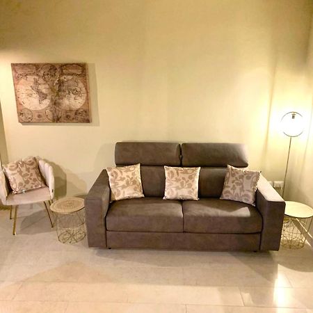 Lido Galeazzi Giant Pool Appartement Sirmione Buitenkant foto