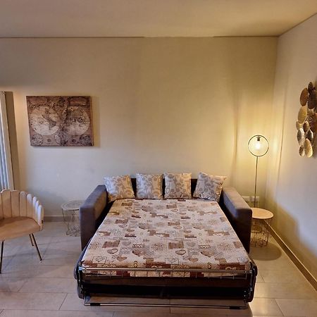 Lido Galeazzi Giant Pool Appartement Sirmione Buitenkant foto