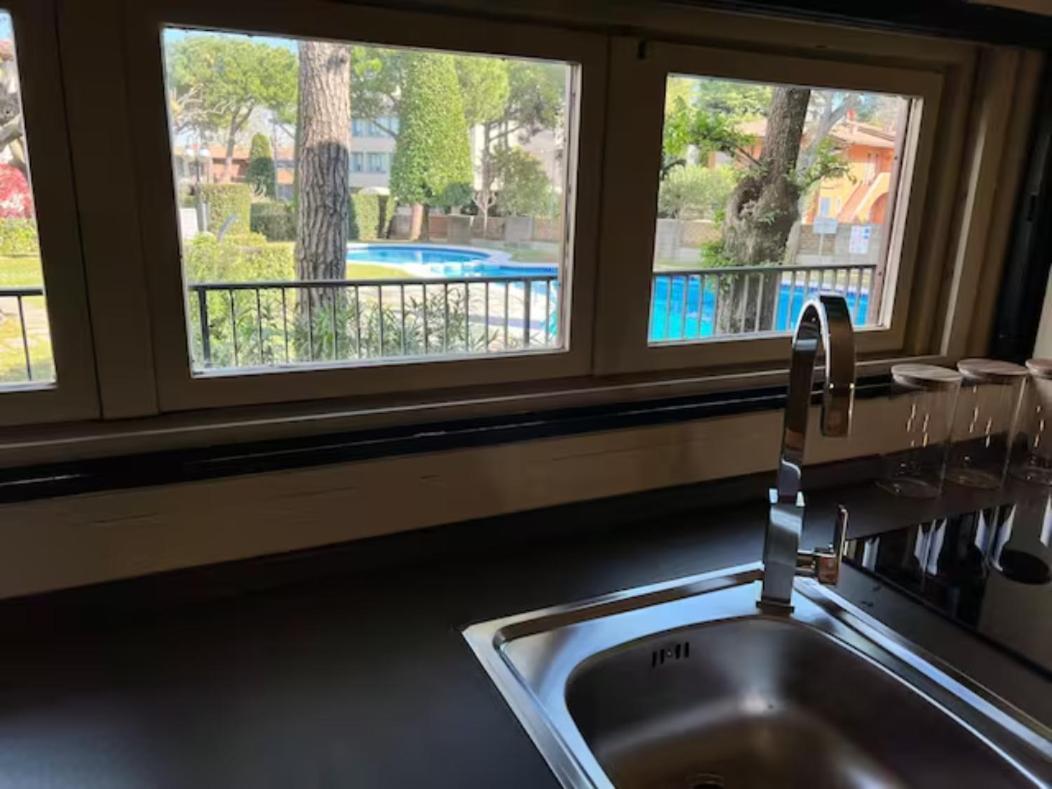 Lido Galeazzi Giant Pool Appartement Sirmione Buitenkant foto