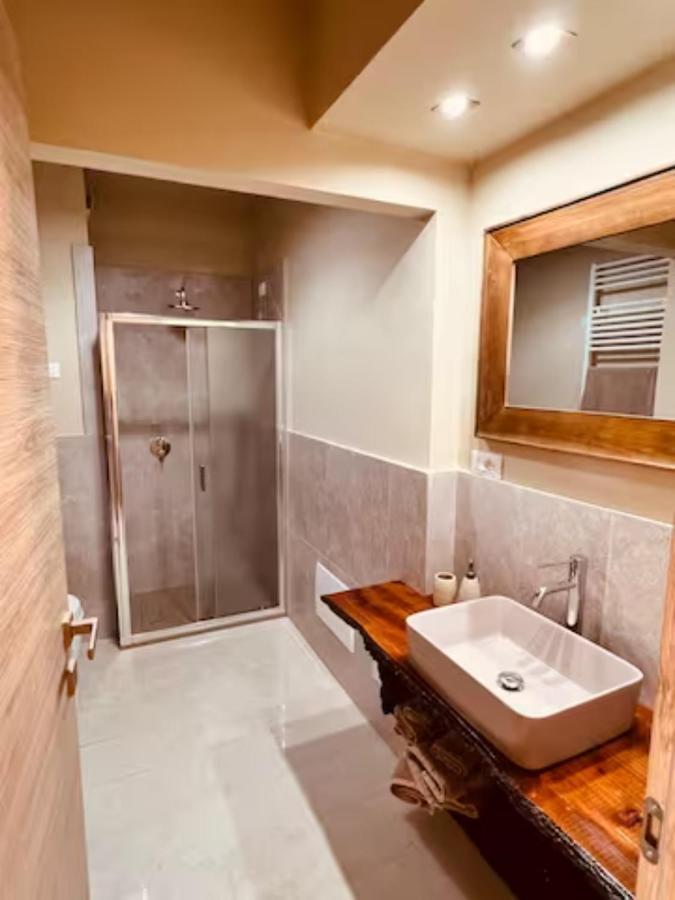 Lido Galeazzi Giant Pool Appartement Sirmione Buitenkant foto