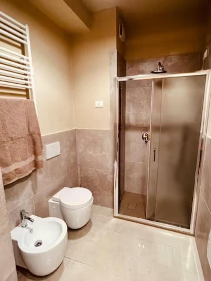 Lido Galeazzi Giant Pool Appartement Sirmione Buitenkant foto