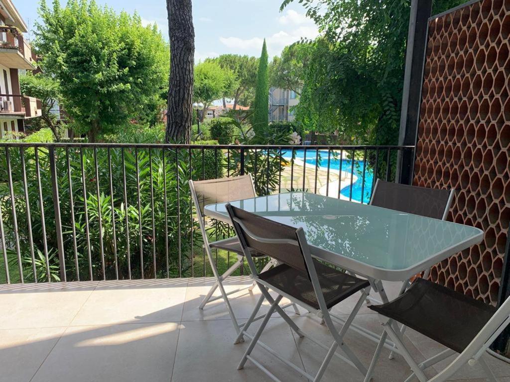Lido Galeazzi Giant Pool Appartement Sirmione Buitenkant foto