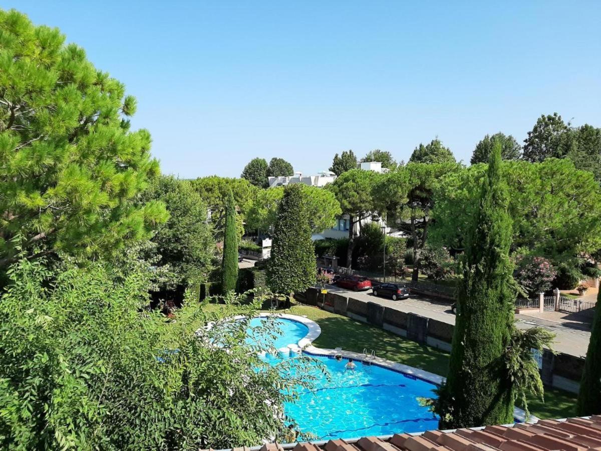 Lido Galeazzi Giant Pool Appartement Sirmione Buitenkant foto